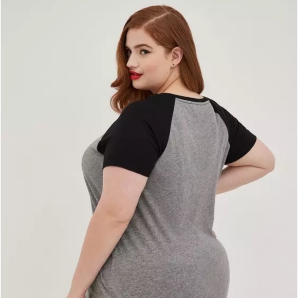 Torrid Disney Mickey & Friends Raglan - Grey size 1X (14-16) - Picture 5 of 8